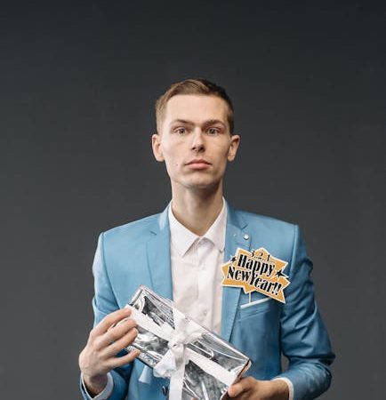 Какой подарок купить другу