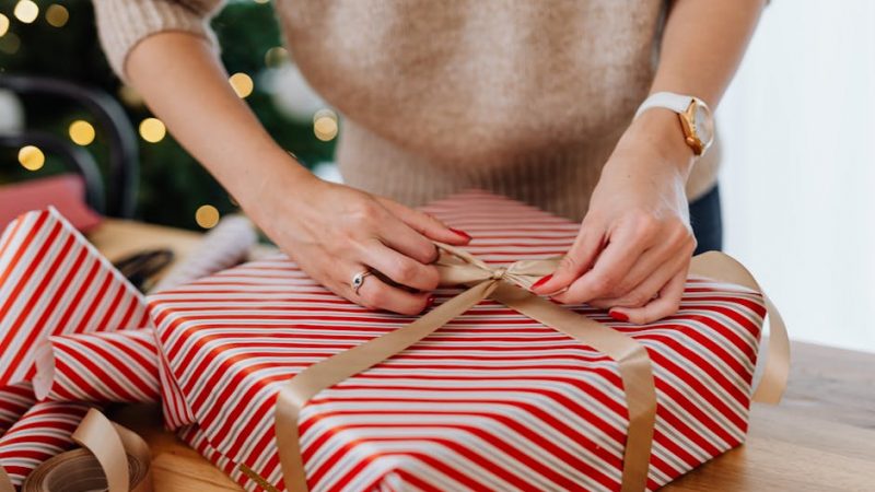 Какой подарок подарить 9 девочке