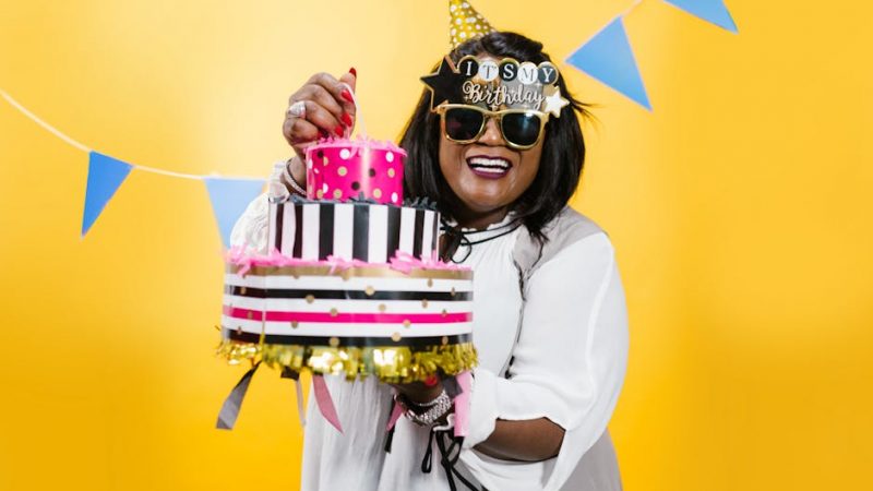 Какие подарки подарить сотрудникам