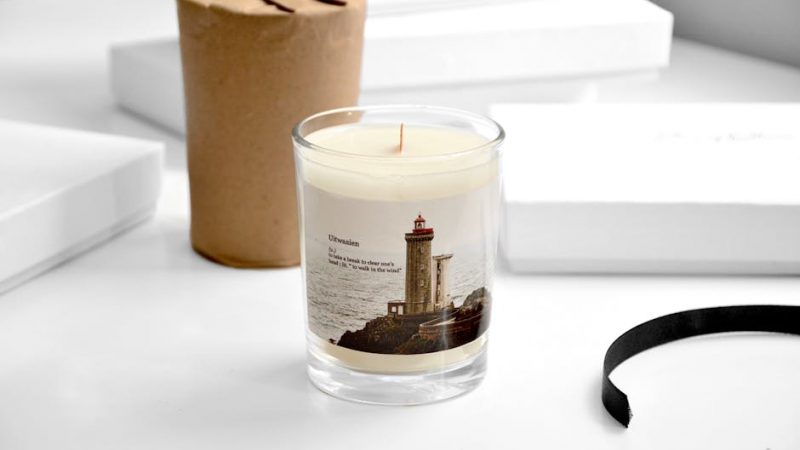 Можно подарками человека купить