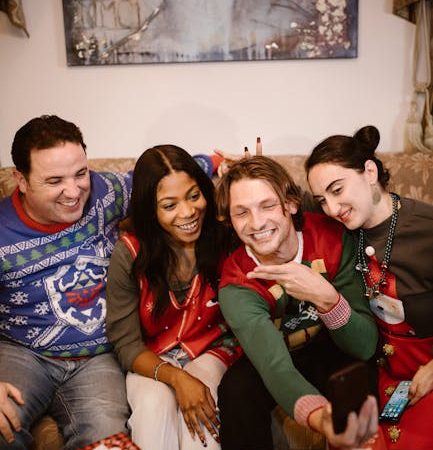 Где купить другу подарок