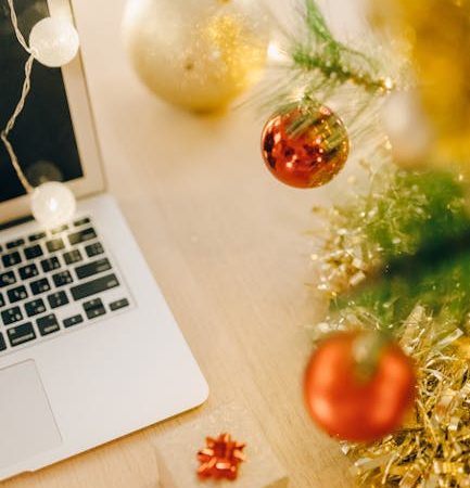 Какие подарки дарить родственникам