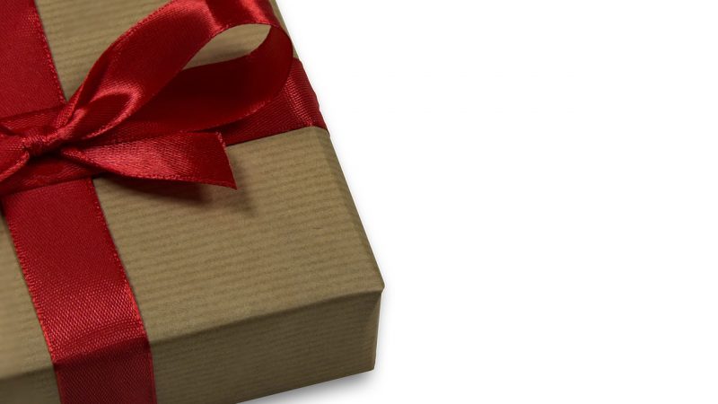 Какой подарок подарить на восьмое марта